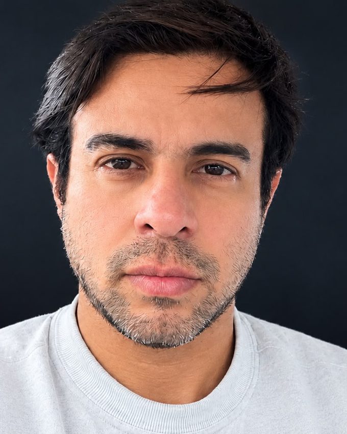 Augusto Borges, tax preparer and health insurance agent in Miami
